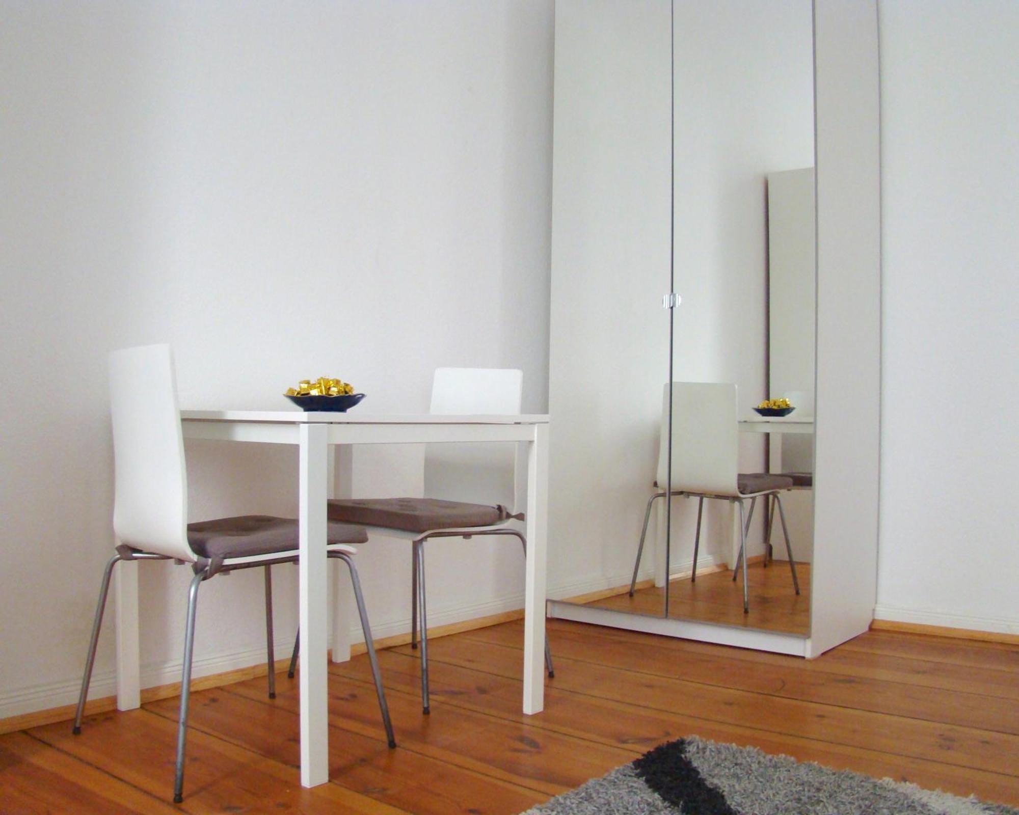 And Near Kurfuerstendamm Appartement